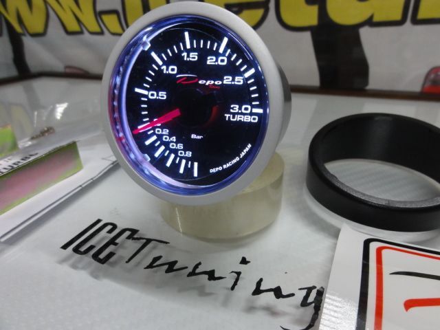 Manometro da Pressao do Turbo 3 bar Fundo Preto / smoke c/iluminaçao led branco Depo Racing Japan 52mm de diametro
