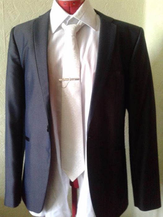 Костюм на подростка-высокого и худенького .