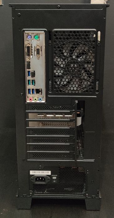 PC Gaming Ryzen 5700x + RTX 5060