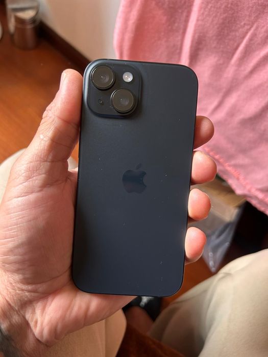 Iphone 15 128 aparelho muito novo ainda na garantia ate mes 8/8/2026
