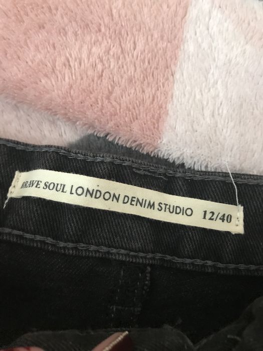 джинсы с потертостями у2к