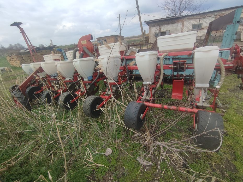 Продам сівалку  ВЕСТА-8. АГД-2.5Н Ціна за комплект.