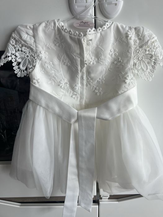 Nowa sukieneczka na wesele chrzest