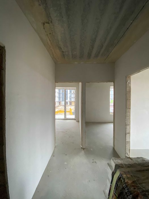 Продається 2-кімнатна квартира площею 56 м.кв. у цегляному будинку з ліфтом, газове опалення, енергоефективний дім, дитячі майданчики