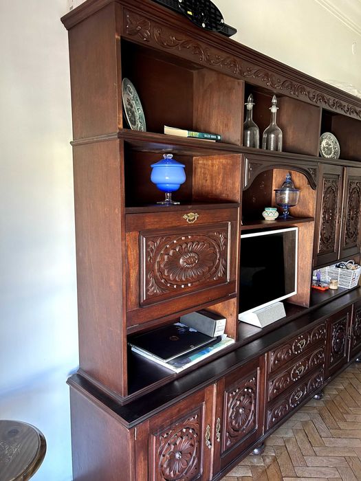 Móvel de Sala em madeira maciça