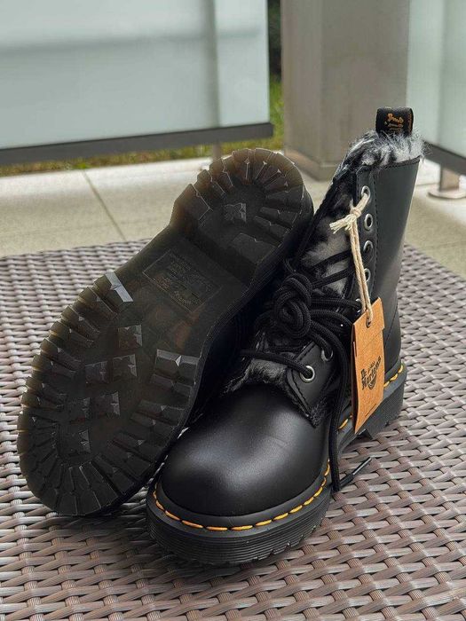 Dr. Martens z futerkiem, czarne, r. 36, NOWE