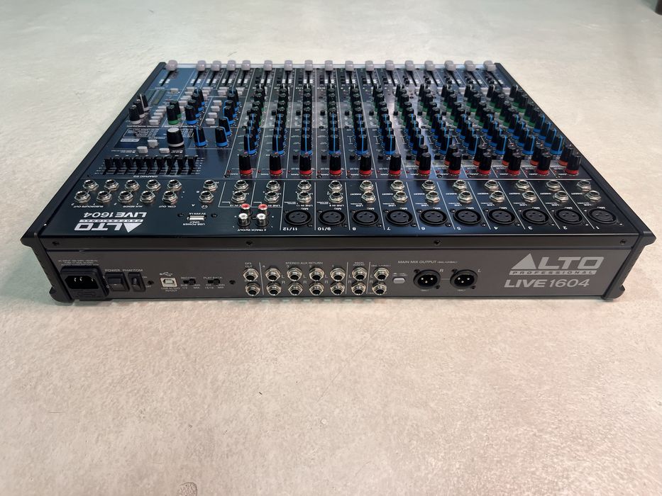 Mesa de mistura Alto Live 1604