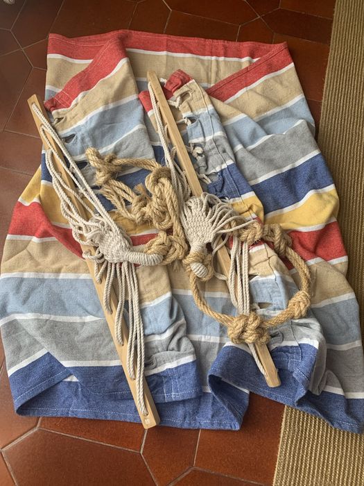 Rede em tecido com cordas