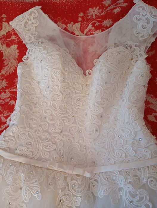 Весільна сукня  44 розмір айворі