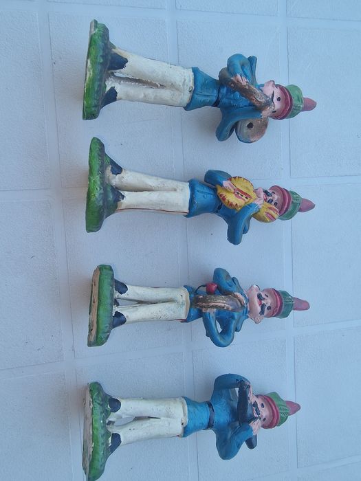 Musicos de viana pintados mão  antigos com assobio.