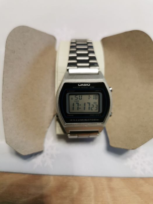 Zegarek CASIO B640W