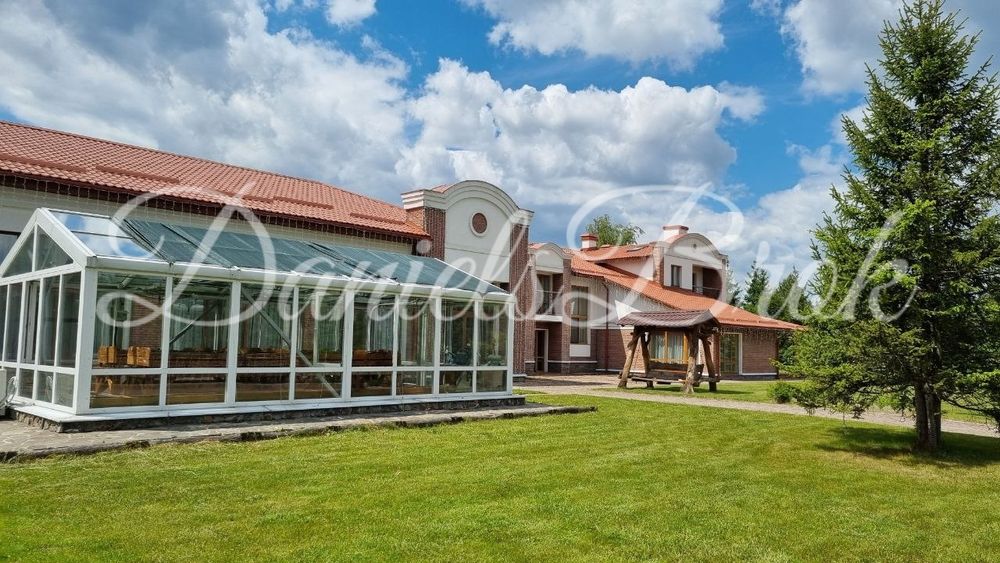 Конча Заспа Козин будинок на березі Дніпра