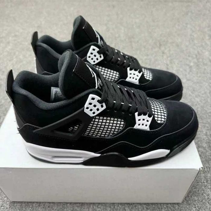 Jordan 4 Retro White Thunder R.44