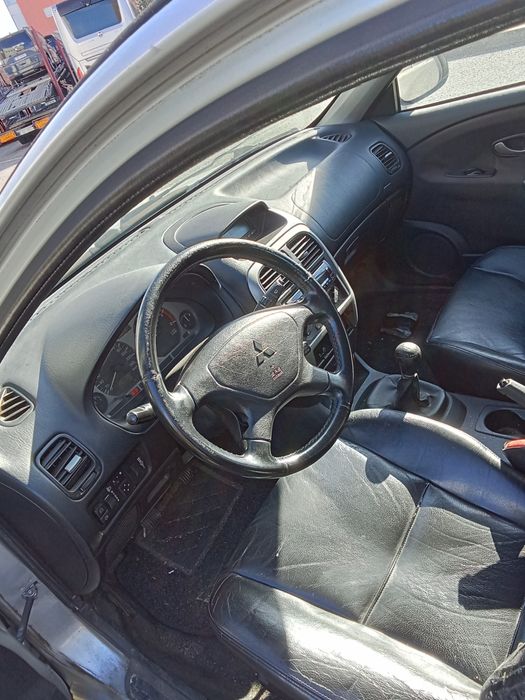 . Mitsubishi carisma  1350€