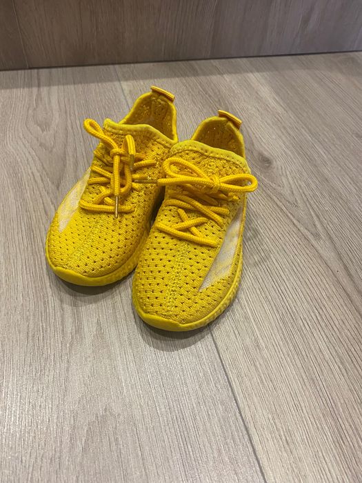 Легенькі кросівки