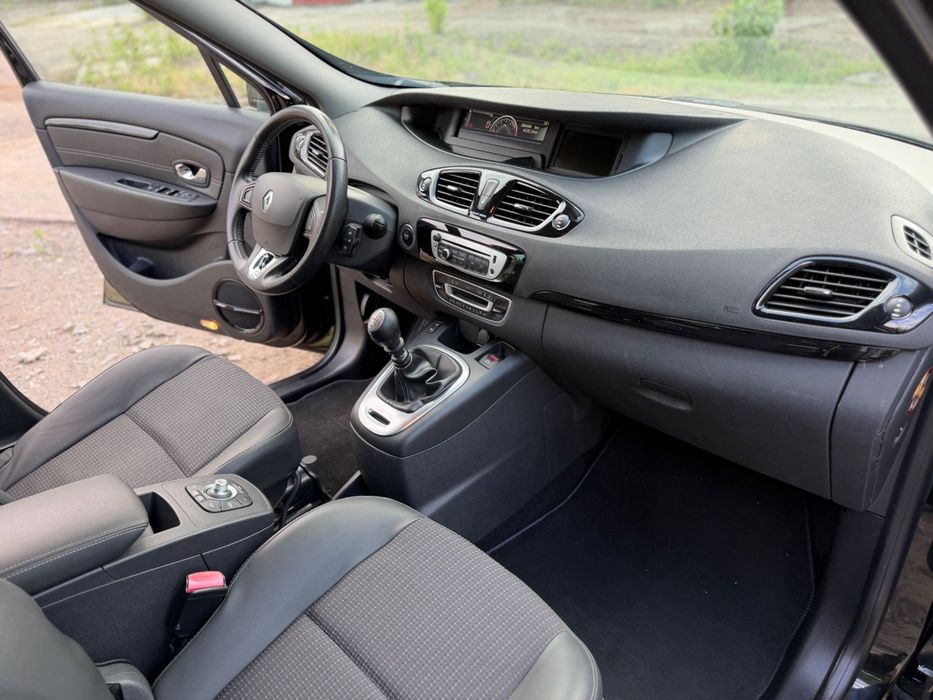 Renault Scenic рест  2013р.в  1.6 дизель в комплектації BOSE Edition!!!