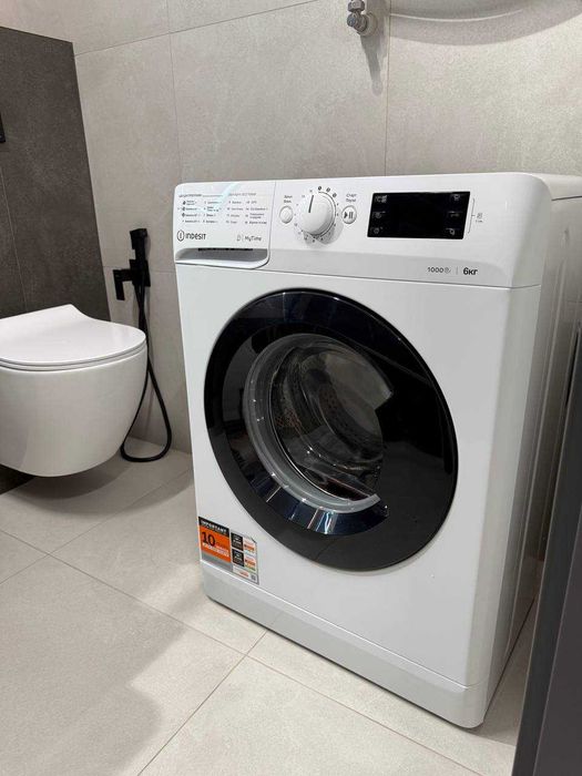 Пров.Тарнавського, сучасний ремонт. Кухня-студія + спальня.