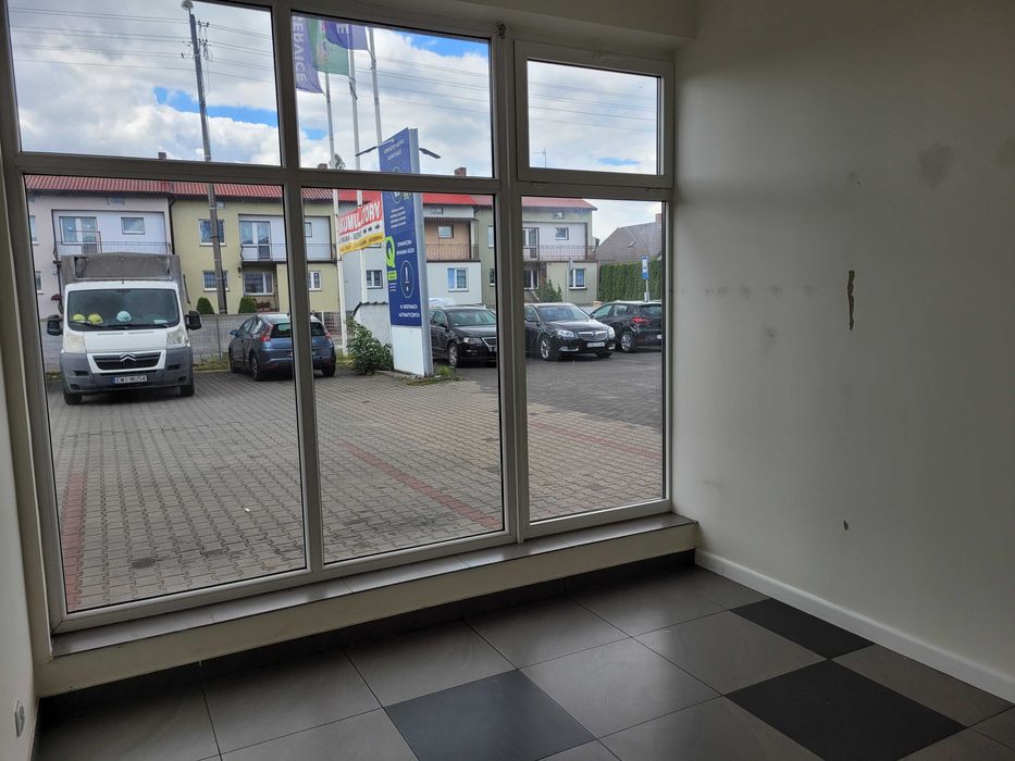 Wynajmę lokal w Wieluniu na Głowackiego z parking.