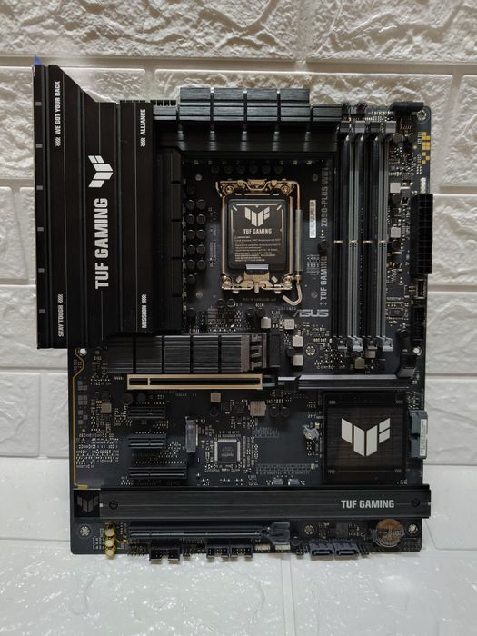 Материнська плата Asus TUF GAMING Z890-PLUS WIFI