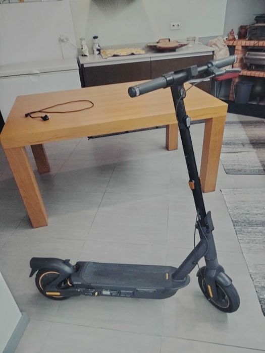 Trotinete Elétrica Segway Ninebox Max G2 - Como Nova
