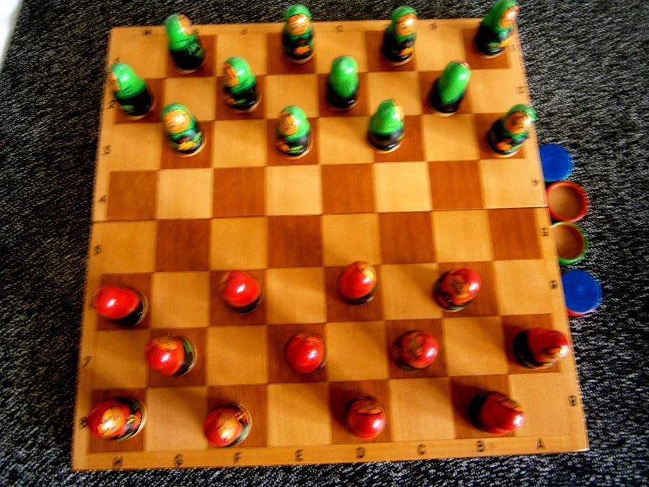 Jogo de Damas Russo em Madeira matrioscas. Anos 80