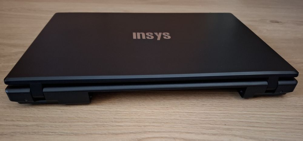 Portátil Insys W76TUN