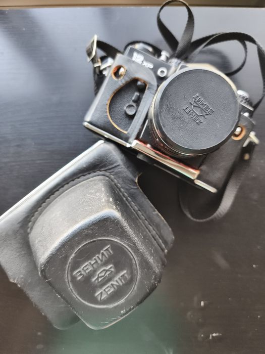 Máquina Fotográfica Analógica Zenit 12XP com Lente Helios 44M-4 (Vinta