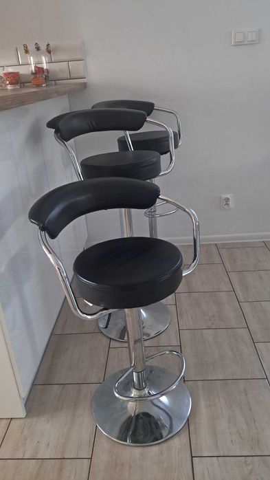 Hokery krzesła barowe