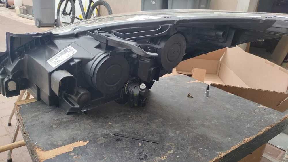 3 Faróis Peugeot 307, 3008, Citroen Berlingo B9,