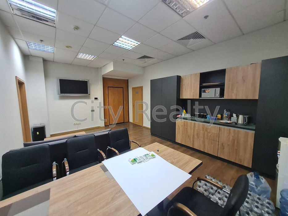 Офіс 152 м.кв. вул. Верхній Вал 4А Поділ метро Контрактова площа Без%