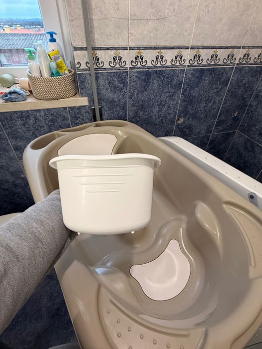 Banheira 2 em 1 ( Banheira e muda Fraldas)