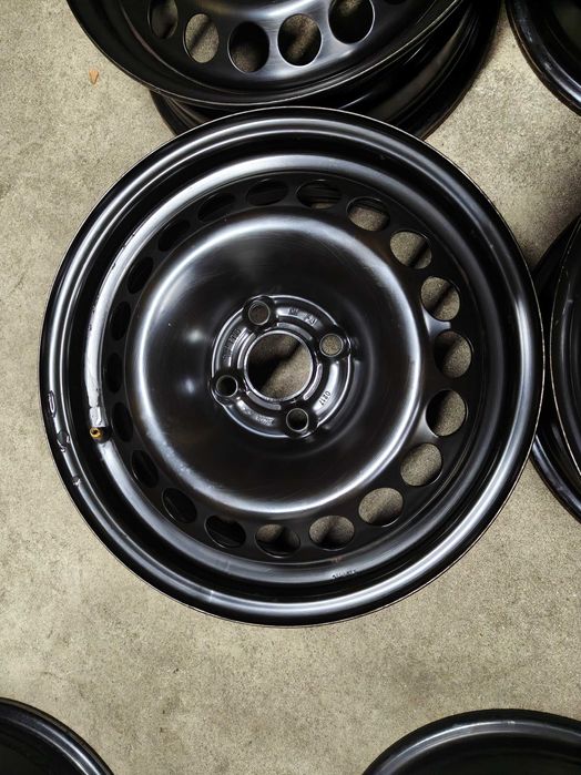 Felgi stalowe Opel Corsa E 6Jx15" 4x100 et39 FS26