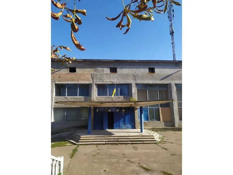ПРОДАЖ - Громадський будинок з господарськими  будівлями та спорудами, площею 2338,2 кв.м. с. Созонівка