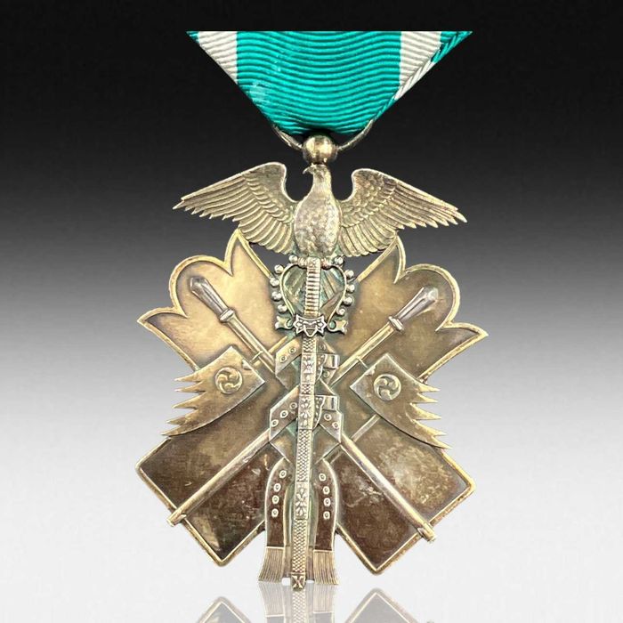 Medalha Ordem do Milhafre Dourado japonesa – 6.ª Classe (Kinshi Kunshō)