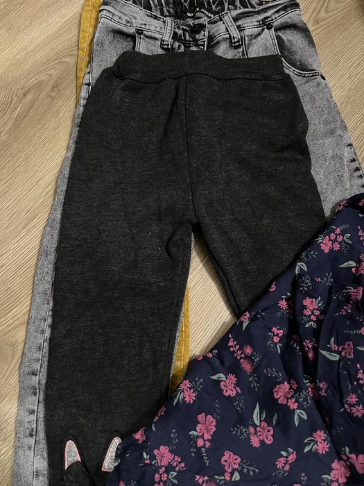 Пакет одягу на дівчинку 122-128 р.