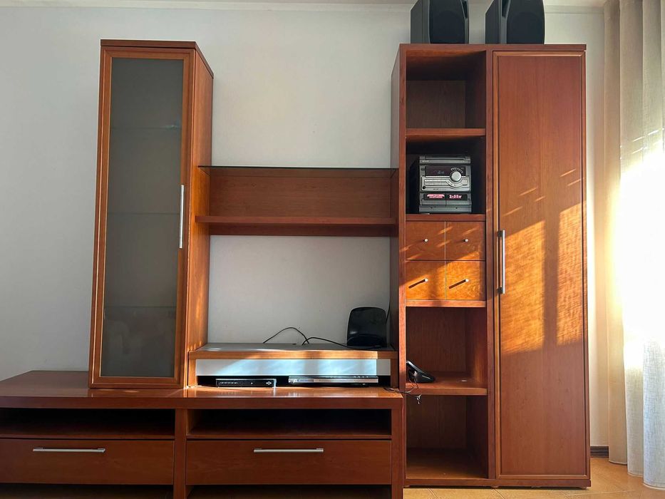 Móvel de sala em madeira