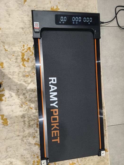 Passadeira Elétrica / Walking Pad Dobrável 2.5 HP (Até 130 kg) – Como Nova