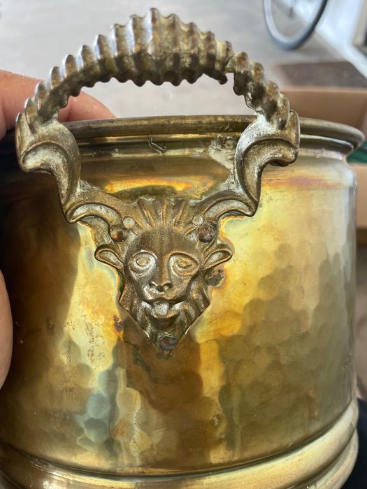 Balde em latão antigo alemão