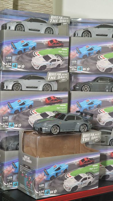 Carro RC Drift 1/24 Nissan GTR LED