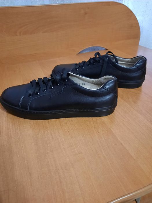 Чоловічі туфлі бренду Faber