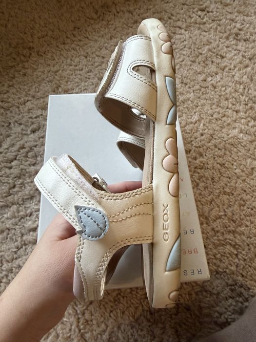 Кожаные босоножки Geox 34p