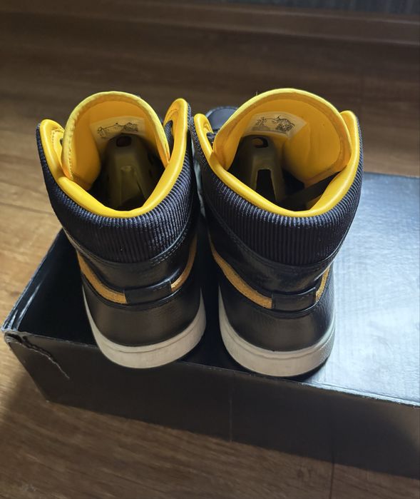 Кросовки Nike Air Jordan 1 mid