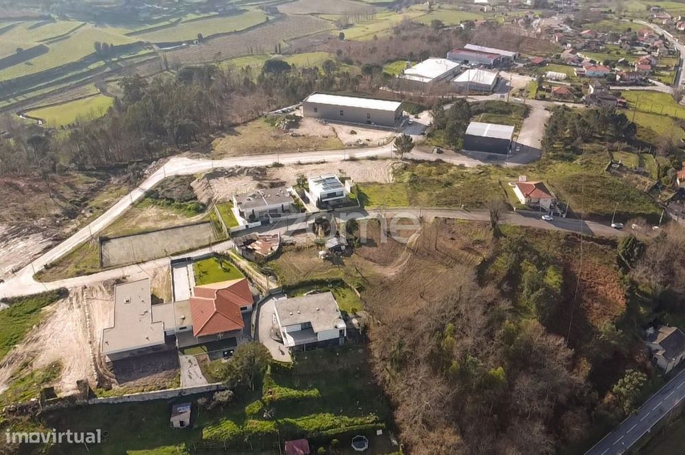 Lote de terreno Industrial para construção c/ área total de 820 m2