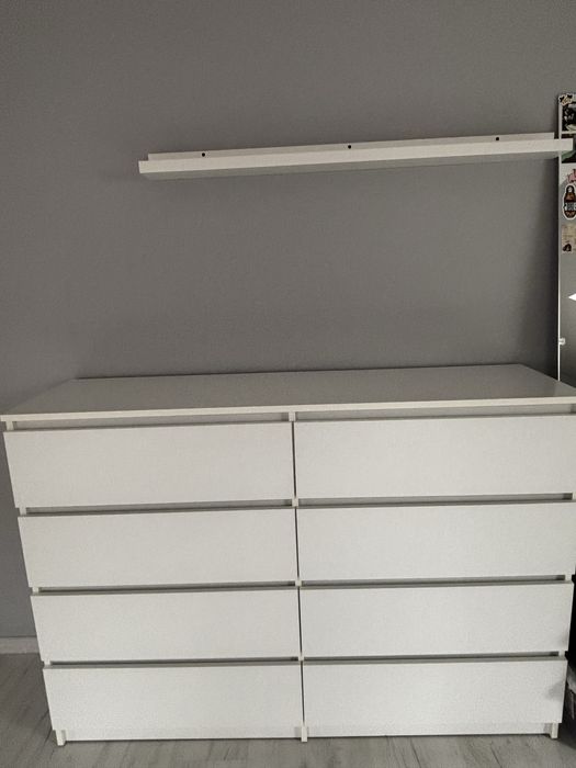 Biała komoda( 8 szuflad)