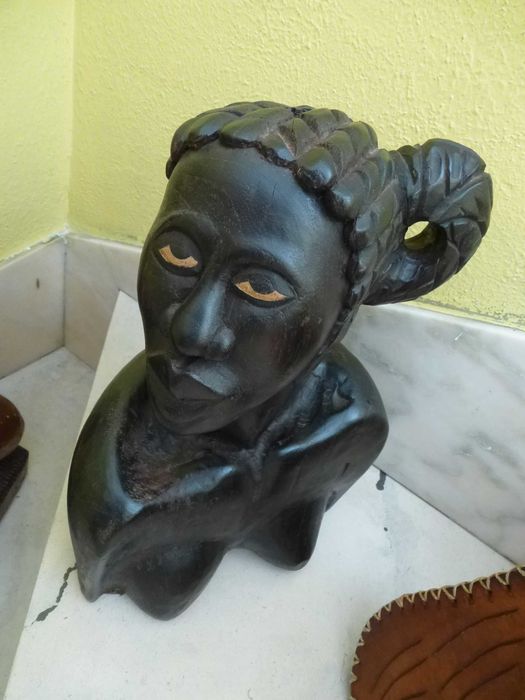 Malinha e  esculturas de arte Africana