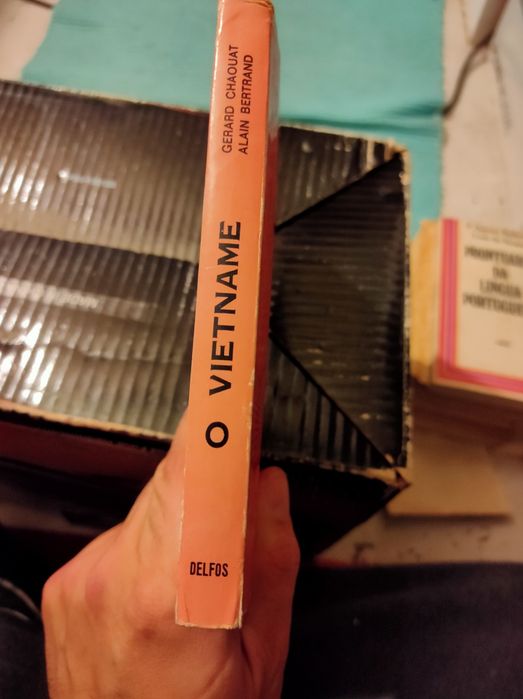 Livro "O Vietname" de Gerard Chaouat e Aladin Bertrand ( Março 1973