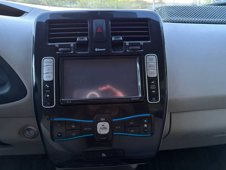 Nissan leaf 2012