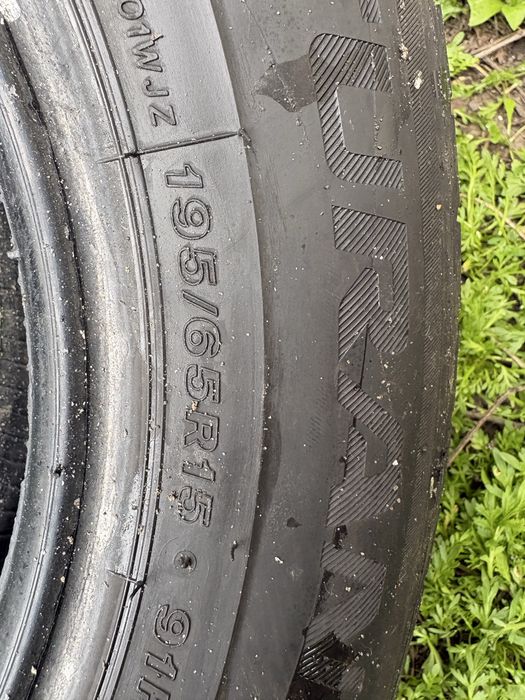 Продам 2 комплекта резини