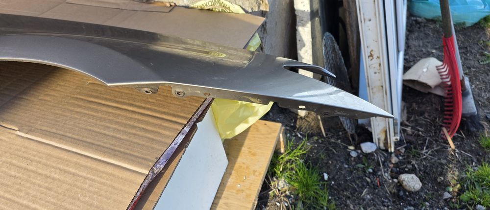 Sprzedam błotnik prawy do Renault Laguna 3 TEHNK