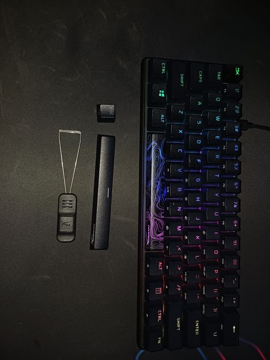 HyperX Alloy Origins 60 – Como Novo | Switches Red | Layout Inglês